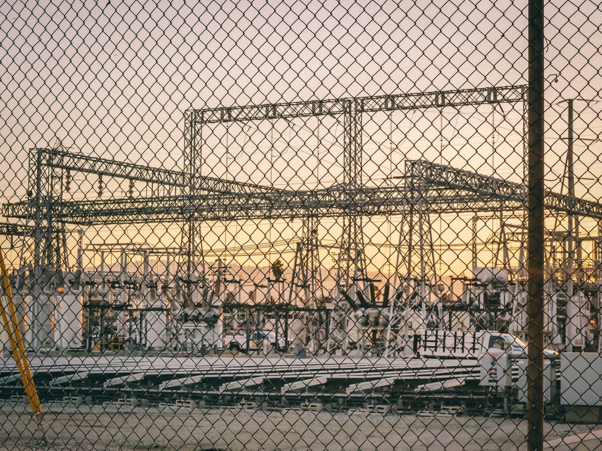 On-site power generation plant